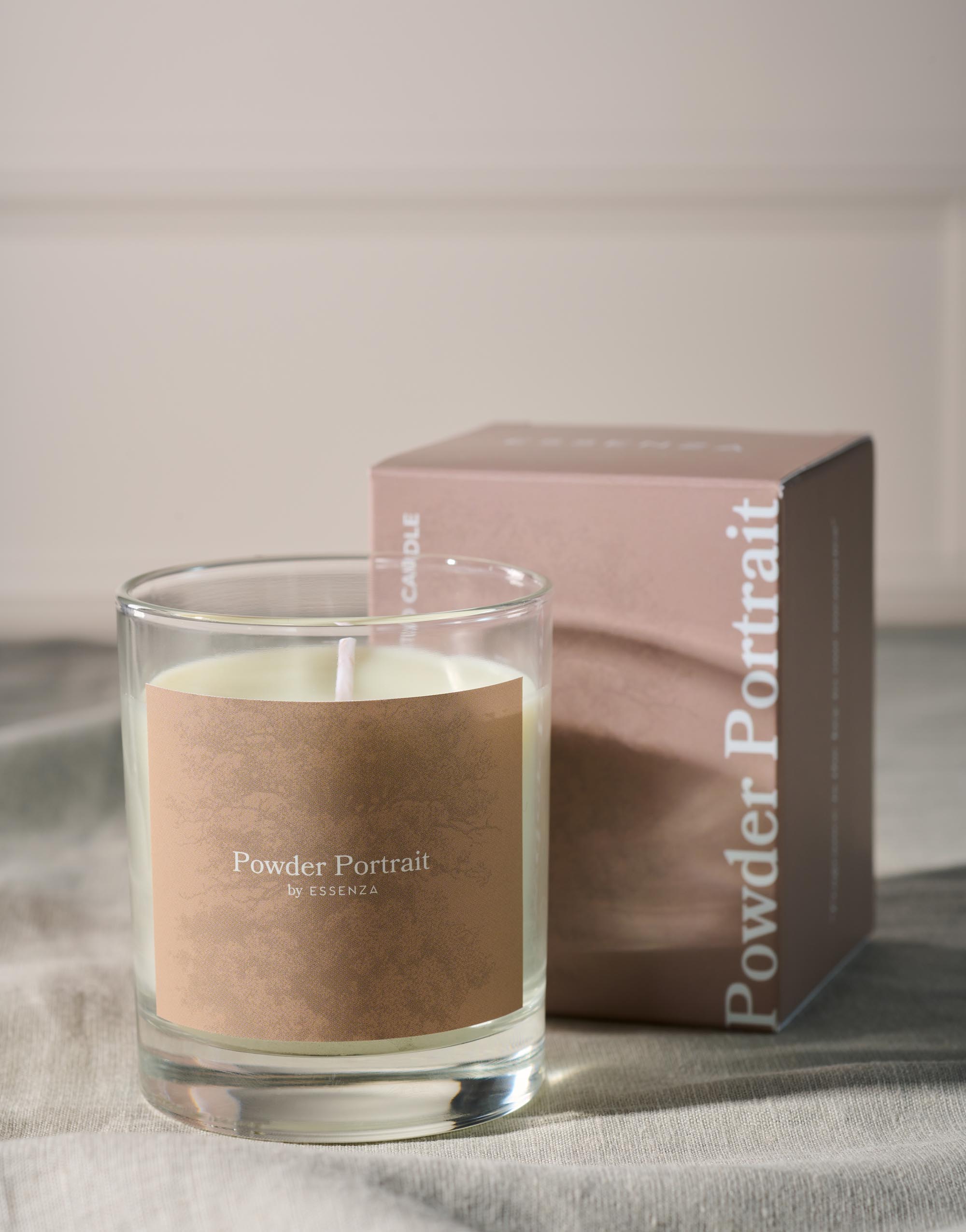 ESSENZA Powder Portrait Scented candle 175 cc